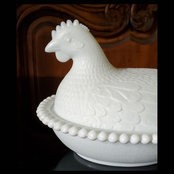 Vntge Milk Glass Hen On Nest Dish - Picture 3 of 9